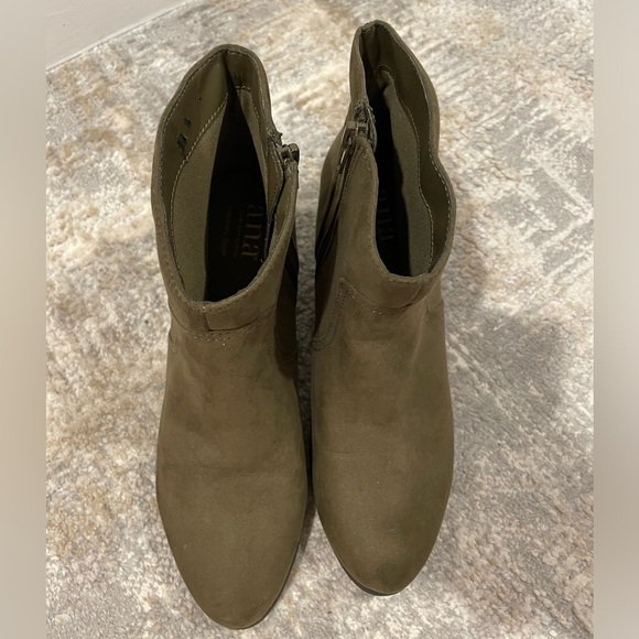 ANA A New Approach Clay Olive Color Boots Women’s Size 8.5 Memory Foam - Picture 3 of 11